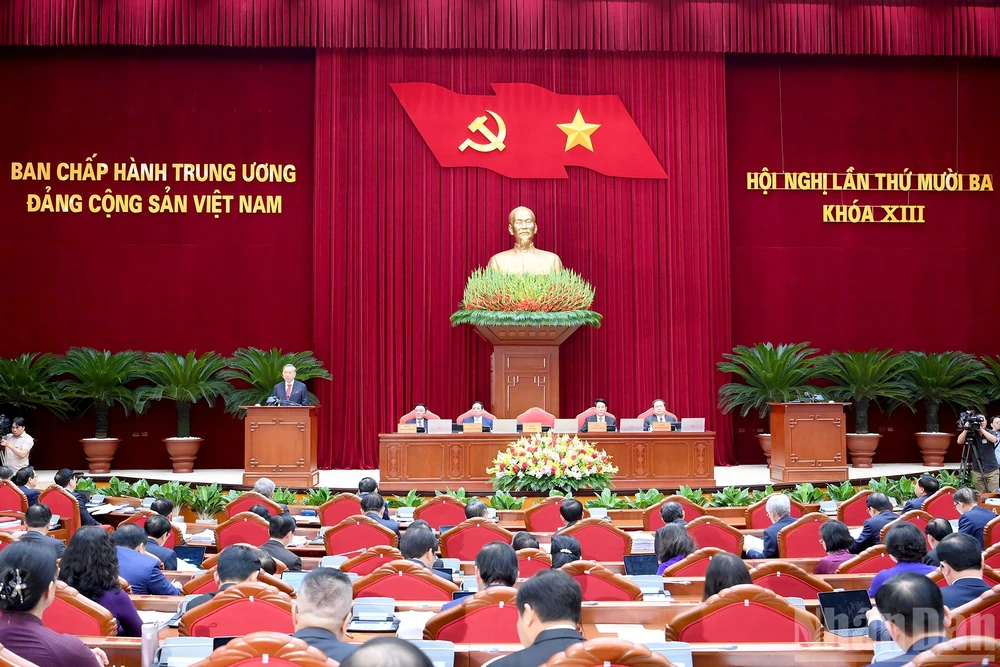 Quy định mới của Bộ Chính trị về điều kiện, tiêu chuẩn, độ tuổi trong quy hoạch cán bộ