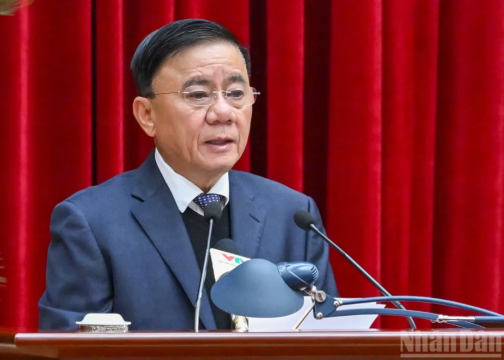 Bộ Chính trị: Phải hoàn thành sắp xếp các trường học, trạm y tế cấp xã trước 31-12