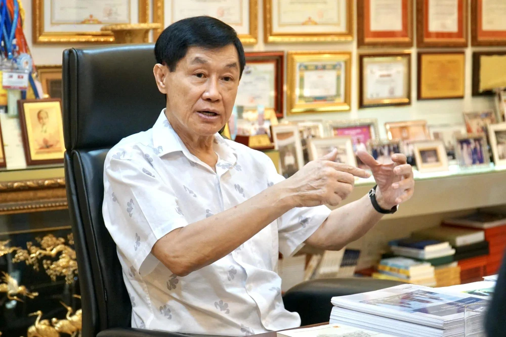 Đề xuất tặng danh hiệu Anh hùng Lao động với ông Johnathan Hạnh Nguyễn