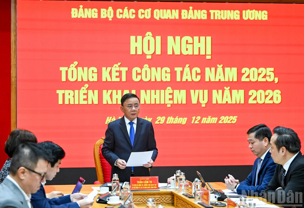 thuong-truc-ban-bi-thu-chuyen-doi-so-phai-tu-co-lam-sang-lam-den-noi-den-chon-3.jpg