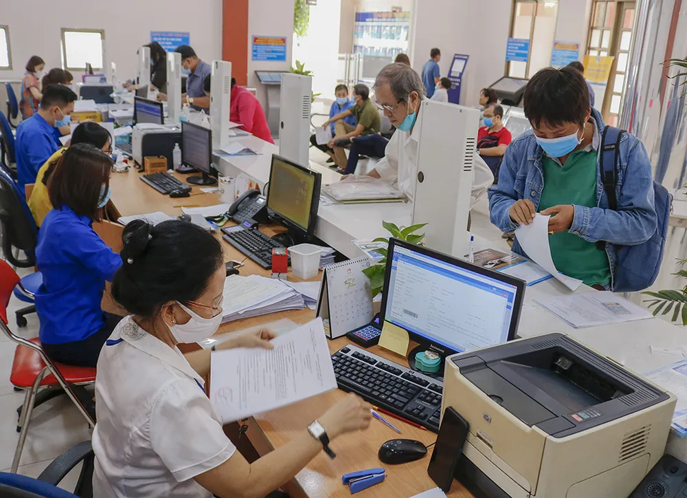 Trong trường hợp thực hiện đề xuất để giải quyết vấn đề khẩn cấp, cấp bách thì cán bộ được phép áp dụng biện pháp đổi mới, sáng tạo cần thiết. Ảnh: NGUYỆT NHI