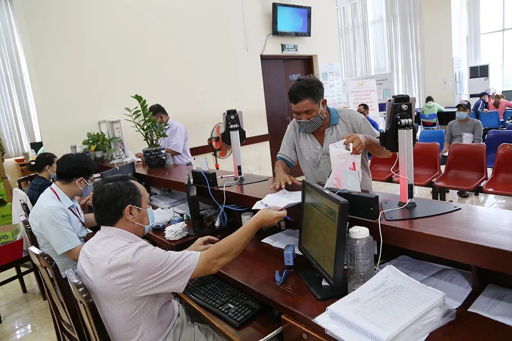 Chính phủ yêu cầu các bộ, cơ quan ngang bộ rà soát, xây dựng và hoàn thiện danh mục, số lượng vị trí việc làm, điều chỉnh số lượng biên chế phù hợp tổ chức bộ máy sau khi sắp xếp lại. Ảnh minh họa: HOÀNG GIANG Chính phủ yêu cầu các bộ, cơ quan ngang bộ rà soát, xây dựng và hoàn thiện danh mục, số lượng vị trí việc làm, điều chỉnh số lượng biên chế phù hợp tổ chức bộ máy sau khi sắp xếp lại. Ảnh minh họa: HOÀNG GIANG