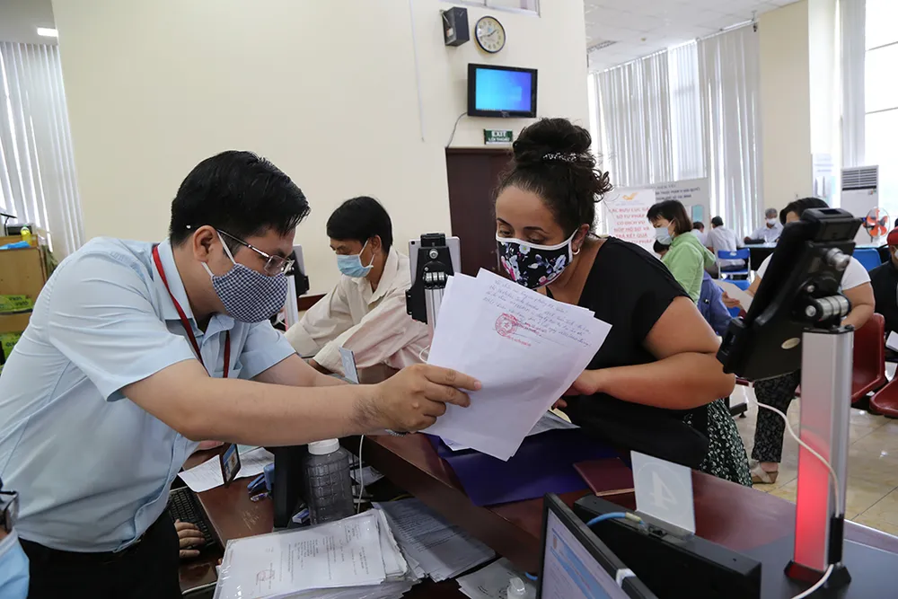 Giai đoạn 2022-2026, toàn hệ thống chính trị có tổng 2.234.720 biên chế. Ảnh minh họa: HOÀNG GIANG