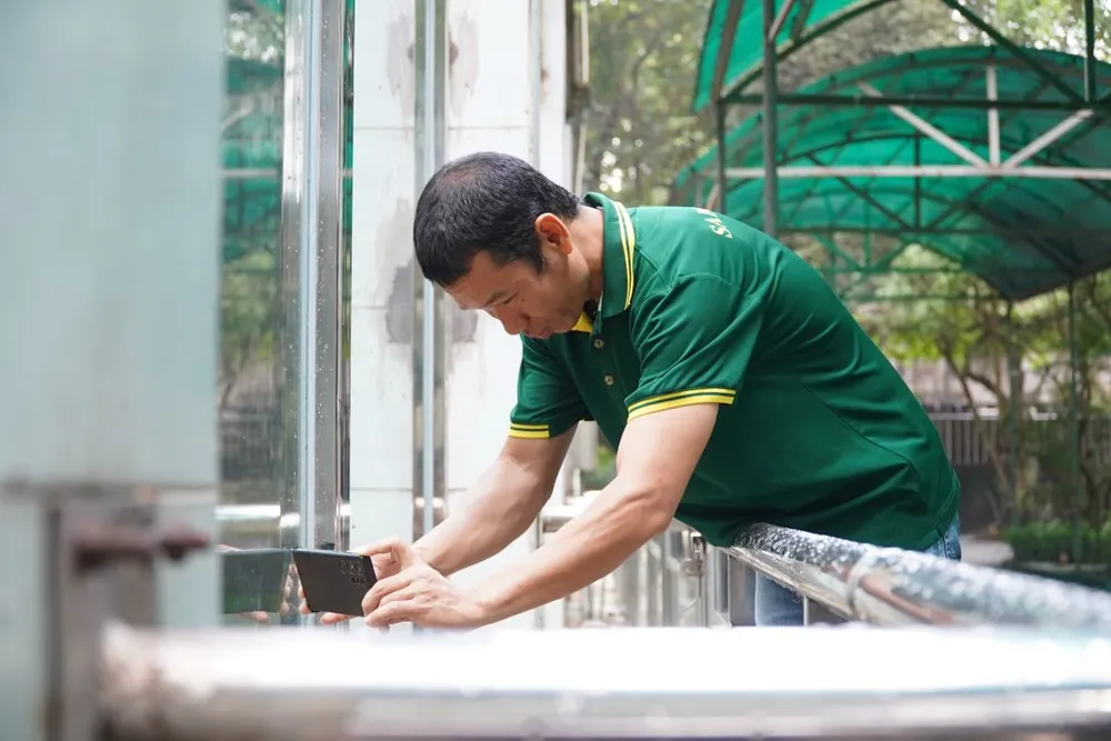 Ông Mai Khắc Trung Trực, Giám đốc Xí nghiệp động vật Thảo Cầm Viên Sài Gòn, cho biết: “Thực phẩm cho hổ được đấu thầu và có những công ty chịu trách nhiệm cung cấp, họ phải đảm bảo những tiêu chí mà Thảo Cầm Viên đề ra, bao gồm đầy đủ nguồn gốc kiểm dịch”. thao-cam-vien-sai-gon10.JPG