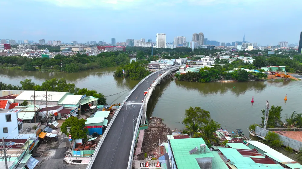 Theo dự kiến công trình sẽ hoàn thành và thông xe vào tháng 12-2024, tuy nhiên đến hiện tại các hạng mục cơ bản của cầu đã hoàn thành, sẵn sàng thông xe vào ngày 30-11-2024. cau-rach-dia-1.jpg