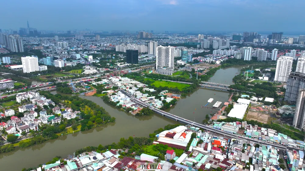 Công trình xây dựng mới cầu Rạch Đỉa bằng bê tông cốt thép và bê tông cốt thép dự ứng với chiều dài khoảng 318m, rộng từ 9m đến 10,5m. cau-rach-dia-17.jpg