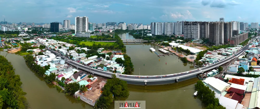 Toàn cảnh cầu Rạch Đỉa nhìn từ trên cao. cầu rạch đỉa