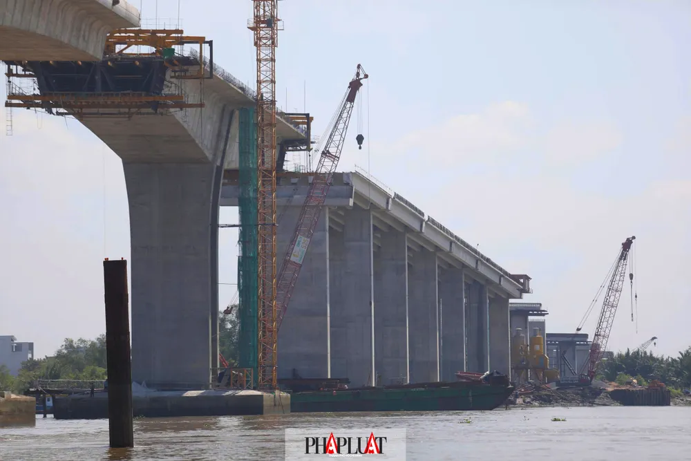 Dự kiến, từ nay đến cuối năm, cầu Nhơn Trạch sẽ được hợp long toàn tuyến. cau-nhon-trach-28.jpg