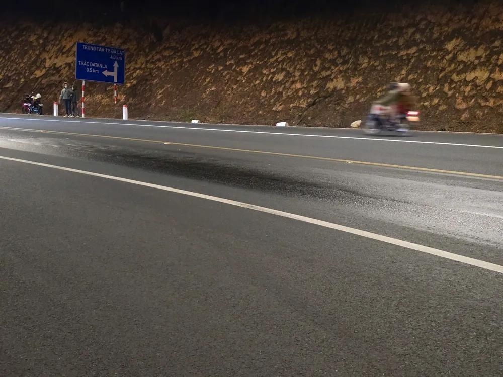 dầu bị đổ (1).jpg