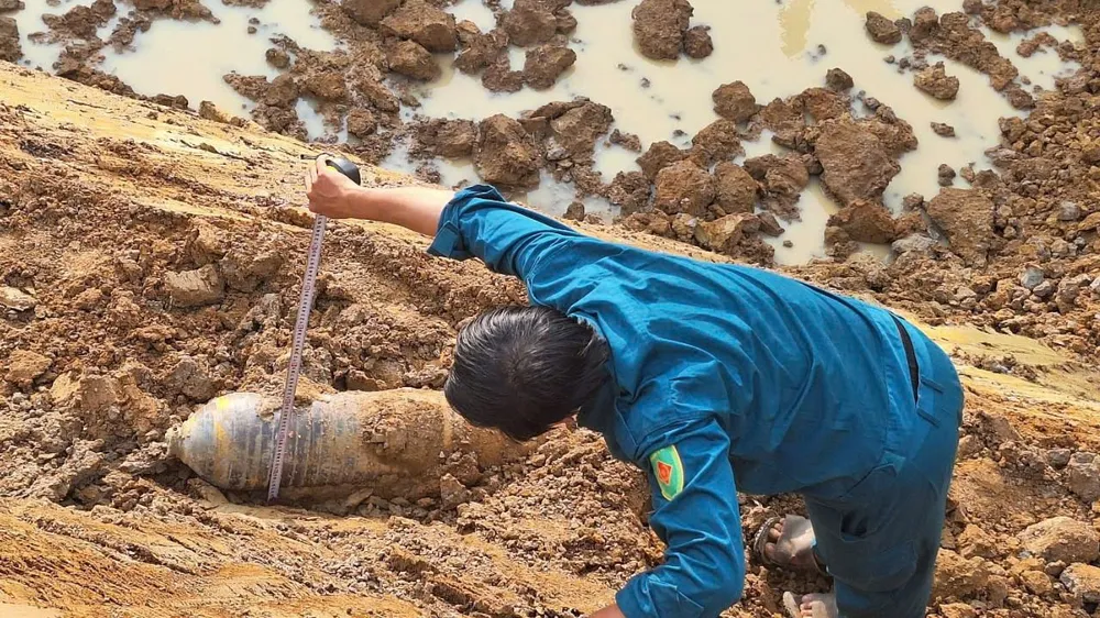 vật thể nghi là bom