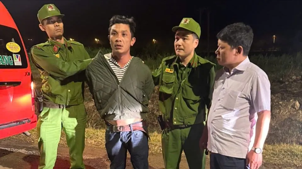 Trộm ô tô ở bến xe, bị bắt sau 20 phút tẩu thoát. Ảnh VÕ TÙNG