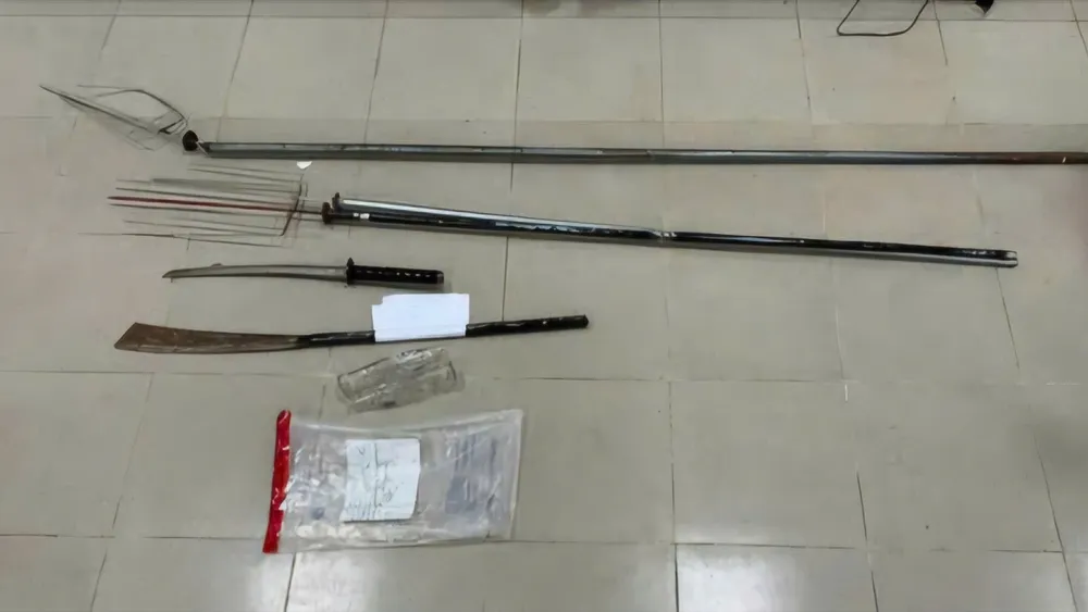 Hỗn chiến trong đêm-2.jpg