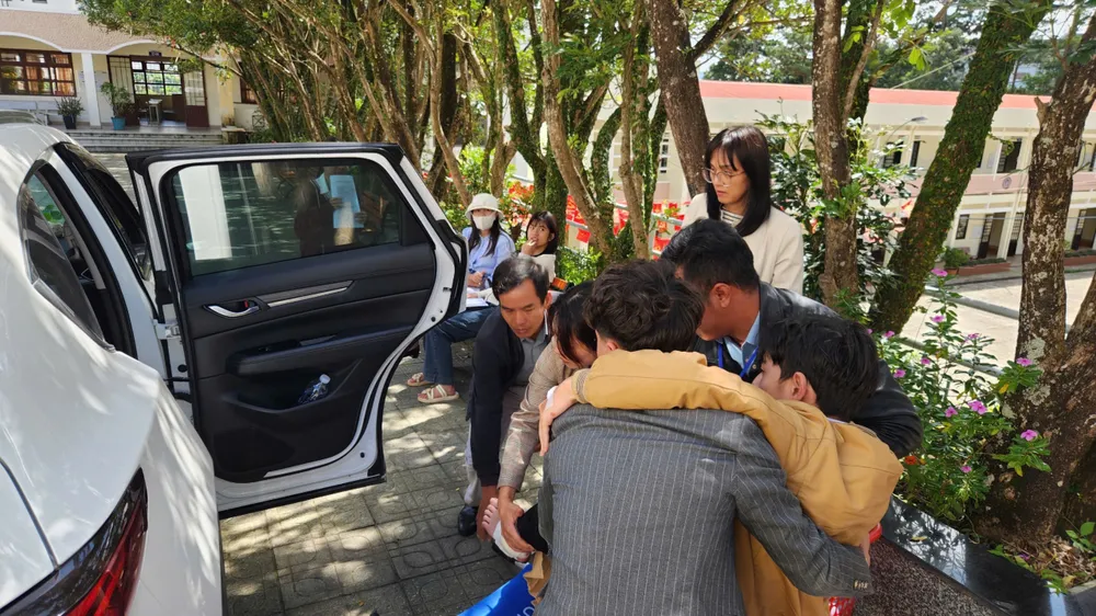 hai học sinh Đà Lạt-6.jpg