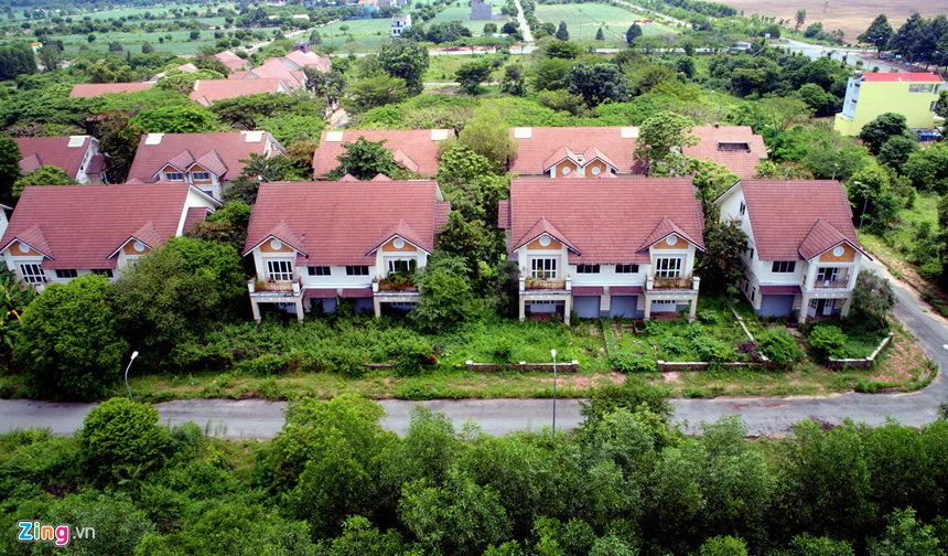 Biet thu, nha pho 'bi bo quen' o do thi cach Sai Gon 20 km hinh anh 12