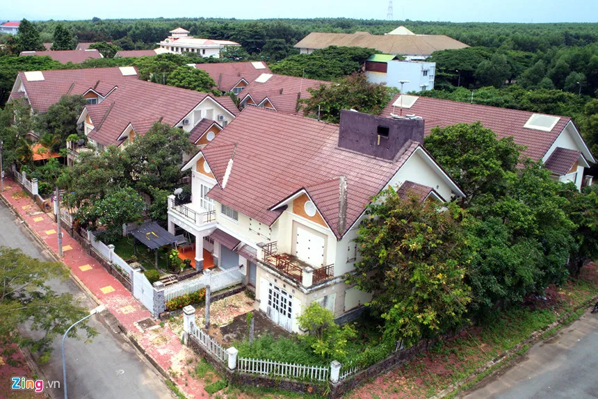 Biet thu, nha pho 'bi bo quen' o do thi cach Sai Gon 20 km hinh anh 13