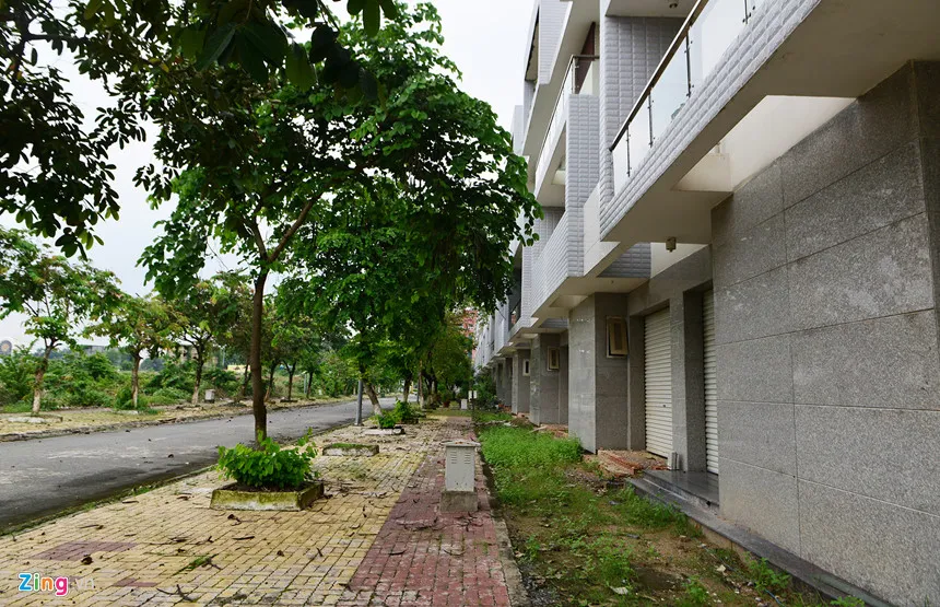 Biet thu, nha pho 'bi bo quen' o do thi cach Sai Gon 20 km hinh anh 4