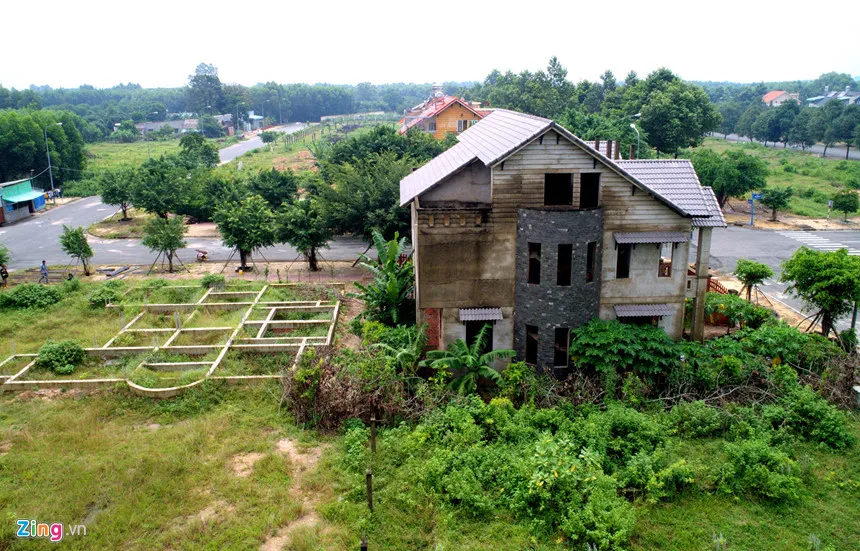 Biet thu, nha pho 'bi bo quen' o do thi cach Sai Gon 20 km hinh anh 5