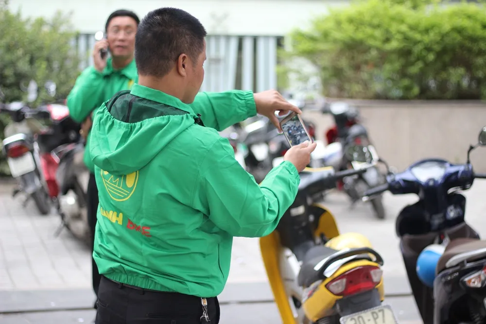 Tài xế Uber, Grab “chạy” sang Mai Linh Bike? ảnh 1 Tài xế Uber, Grab “chạy” sang Mai Linh Bike? ảnh 1