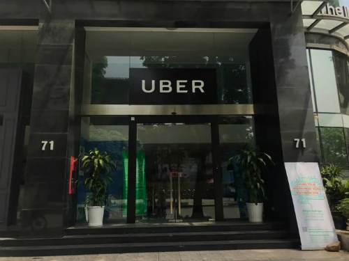 Văn phòng Uber tại Hà Nội ra thông báo ngày 8/4 là ngày cuối cùng Uber hoạt động tại Việt Nam. Ảnh: Anh Tú