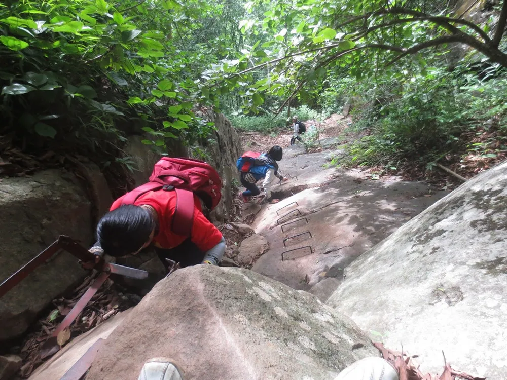 Nhung cung duong trekking dep nhung nguy hiem tai Viet Nam hinh anh 10