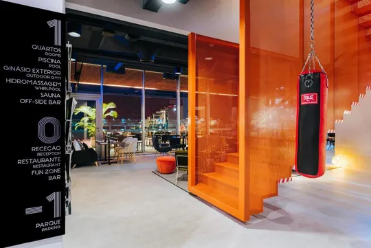 Chiêm ngưỡng khách sạn do Cristiano Ronaldo làm chủ - Ảnh 13.