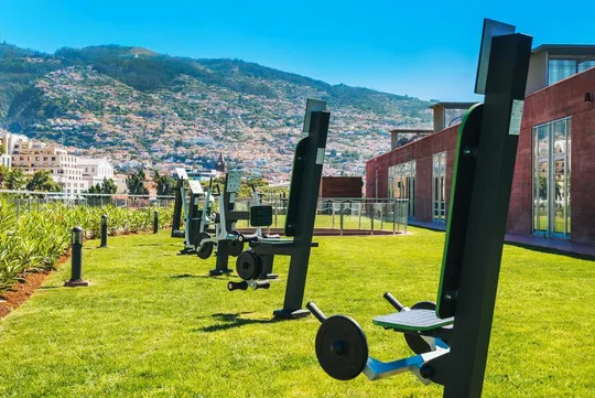 Chiêm ngưỡng khách sạn do Cristiano Ronaldo làm chủ - Ảnh 14.