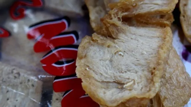 Bán thức ăn có dòi sẽ bị phạt ảnh 1