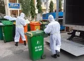 Sự hy sinh thầm lặng của những người gom rác y tế