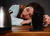 Để tránh đau đầu cần hạn chế những thực phẩm nào? ảnh 2 Những rủi ro về sức khỏe có thể gặp phải khi uống nhiều cà phê