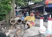Năm 2025, 80% hộ gia đình sẽ phân loại rác tại nguồn ảnh 2 Rác thải chất đống gây ô nhiễm, ai sẽ gom?