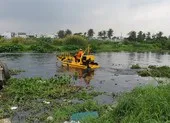 Kế hoạch vớt rác trên kênh trong dịp Tết Nguyên đán ảnh 2 TP.HCM thí nghiệm vớt rác bằng phương tiện hiện đại