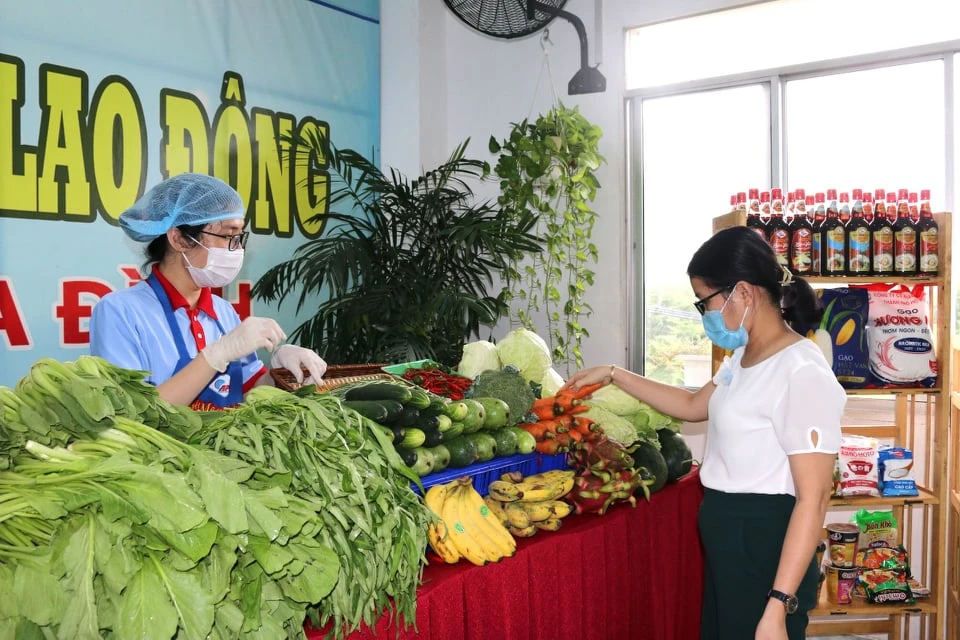 'Người dân không nên đổ xô đi mua hàng, nguy cơ lây dịch bệnh' ảnh 2