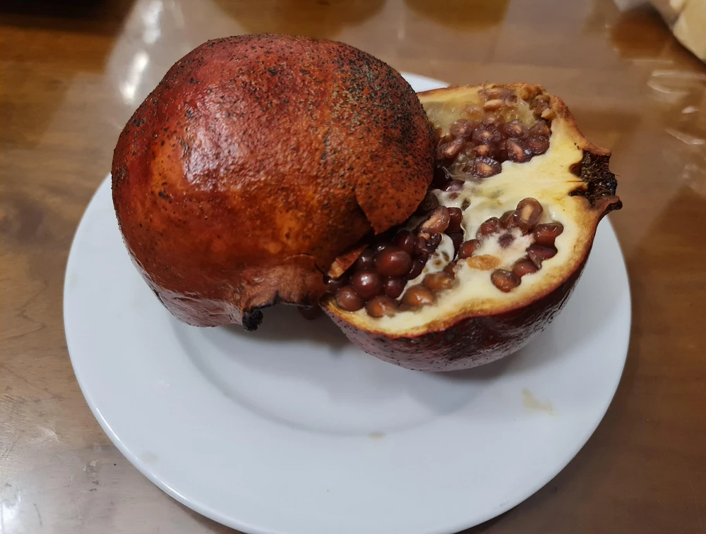 Hạt lựu chứa nhiều chất dinh dưỡng tốt cho sức khoẻ. Ảnh: NGUYÊN VÕ Hạt lựu chứa nhiều chất dinh dưỡng tốt cho sức khoẻ. Ảnh: NGUYÊN VÕ