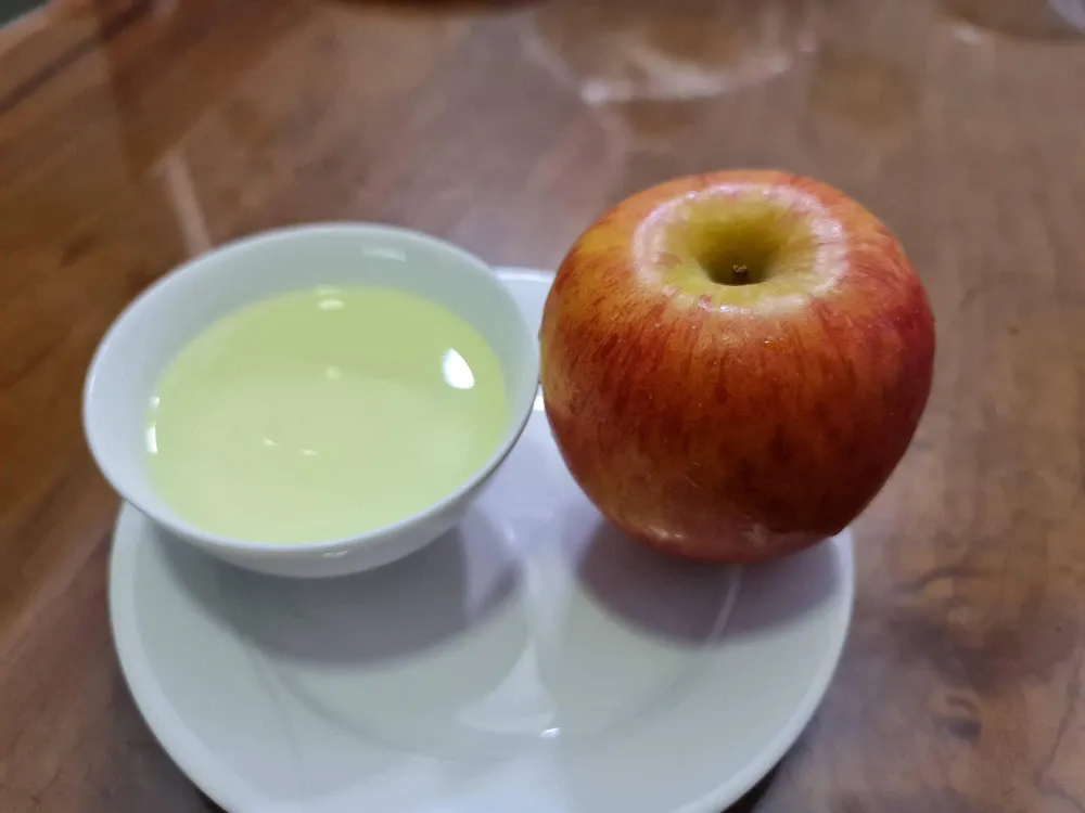 Uống giấm táo có thể hỗ trợ giảm cân. Ảnh: NV