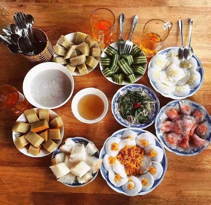 Các loại bánh dân gian mà những hộ dân ở Cồn Sơn làm để phục vụ du khách đến đây.