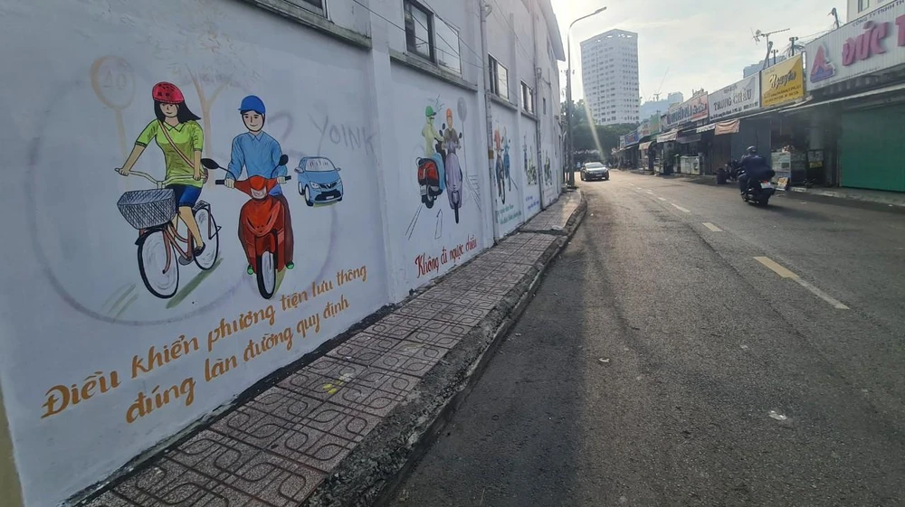 Những thông điệp được lồng ghép trên những bức tranh