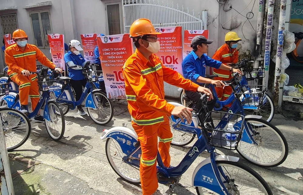 Quận 1 chính thức đưa vào sử dụng dịch vụ thanh toán trực tuyến tiền thu gom rác vào ngày 15-11. Ảnh: NGUYỄN CHÂU