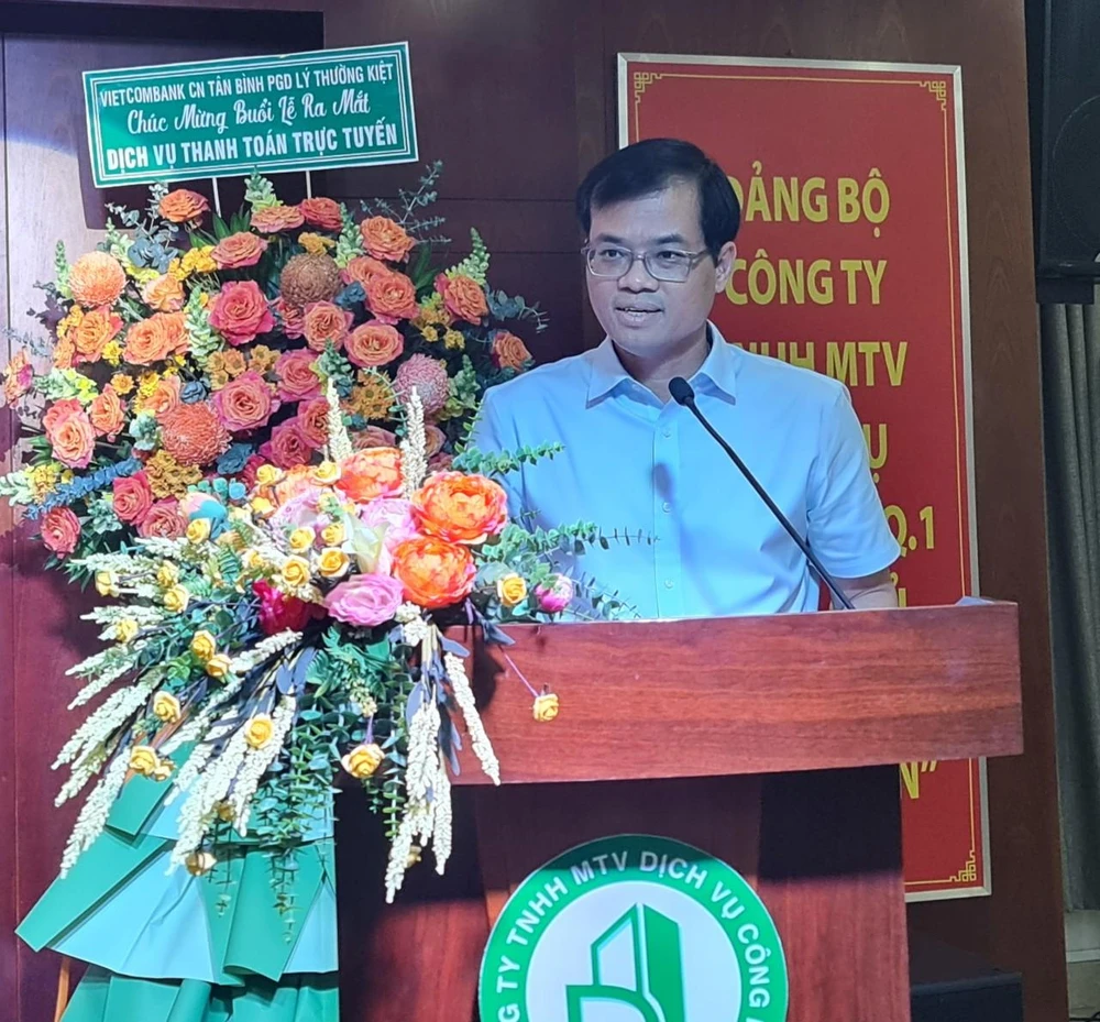 Ông Vũ Nguyễn Quang Vinh, Phó Chủ tịch UBND quận 1 phát biểu tại buổi lễ. Ảnh: NGUYỄN CHÂU