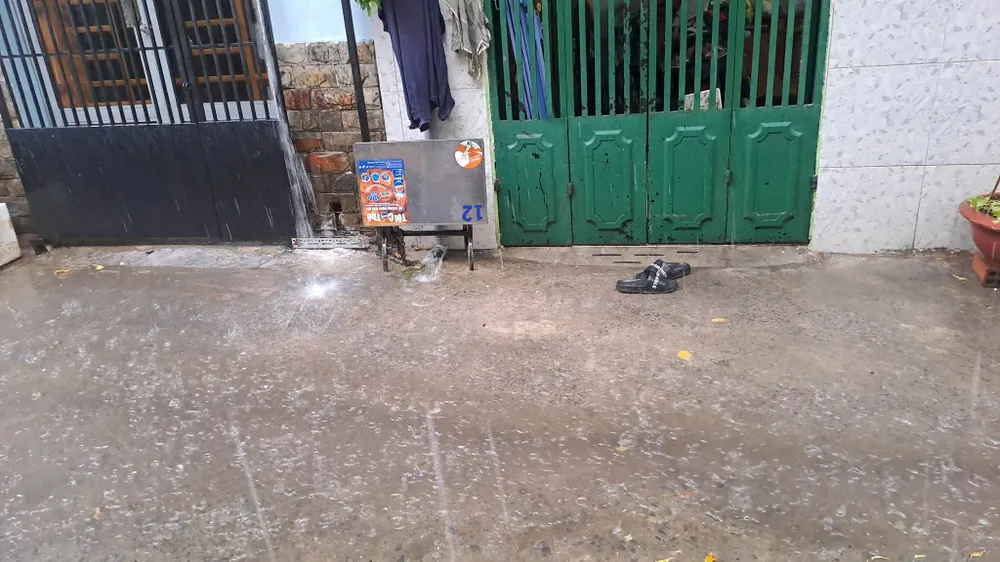 Mưa lớn ở quận Gò Vấp chiều 3-4