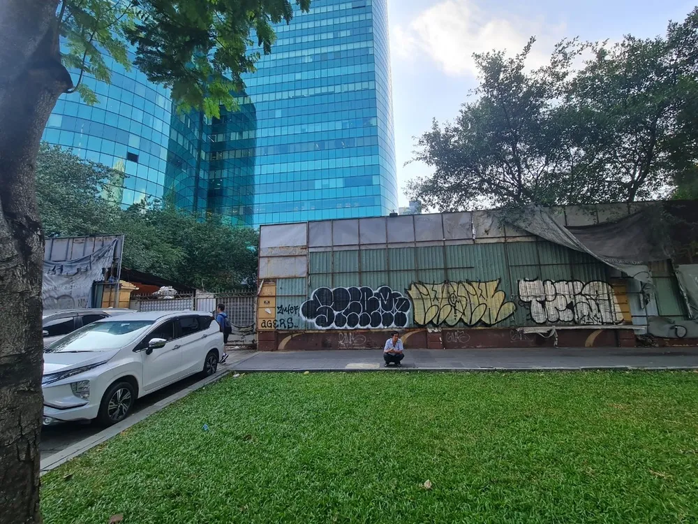 Khu đất số 8-12 Lê Duẩn chuẩn bị lắp đặt NVSCC. Ảnh: NC