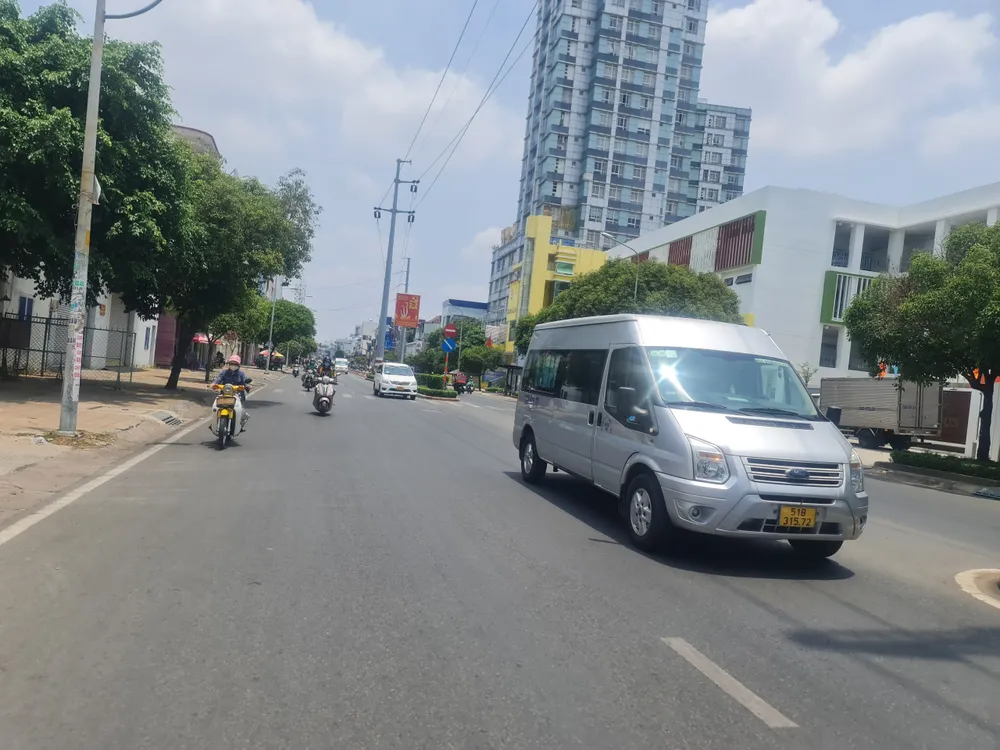 Tình trạng nắng nóng xảy ra nhiều ngày nay ở TP.HCM. Ảnh: NC