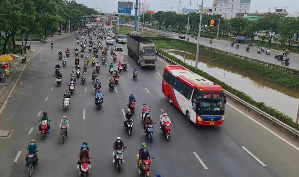 Nắng nóng không còn gay gắt so với những ngày qua ở TP.HCM. Ảnh: NC