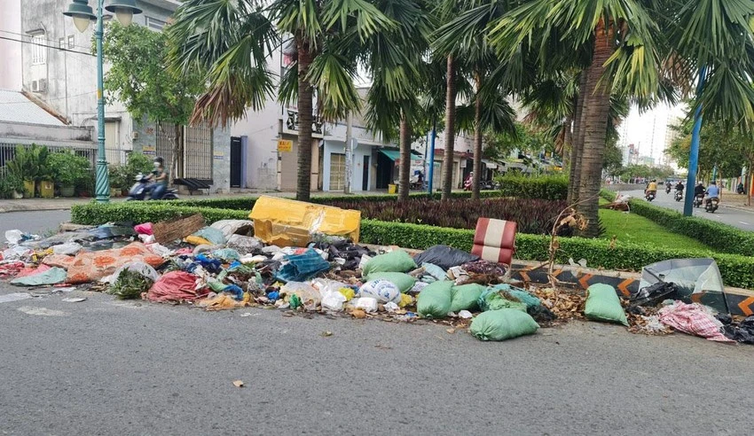 TP.HCM phát sinh thêm nhiều điểm tồn đọng về rác thải. Ảnh: NC
