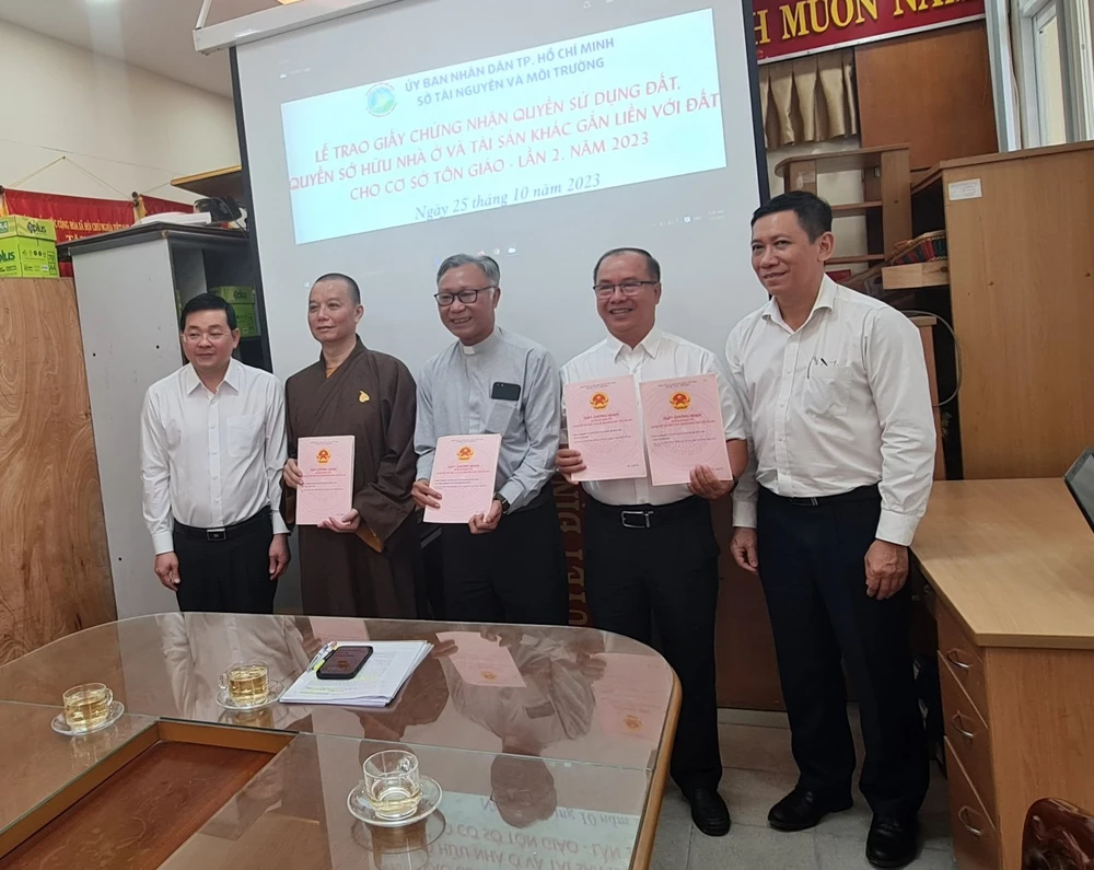 cấp sổ hồng cho cơ sở tôn giáo