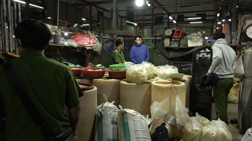 lay ua thuc hien ngam chuoi.jpg