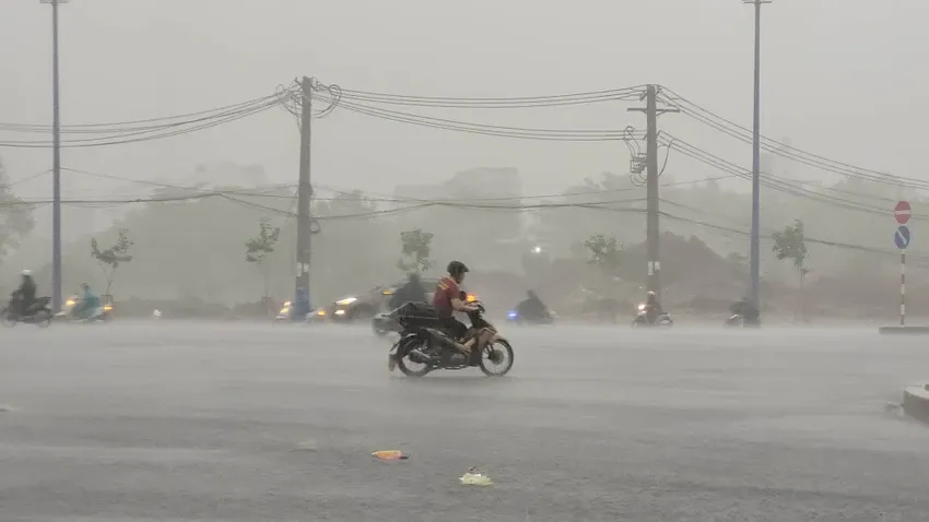 Mưa ở TP.HCM khả năng sẽ đến muộn hơn trung bình nhiều năm. mua o TP.HCM.JPG