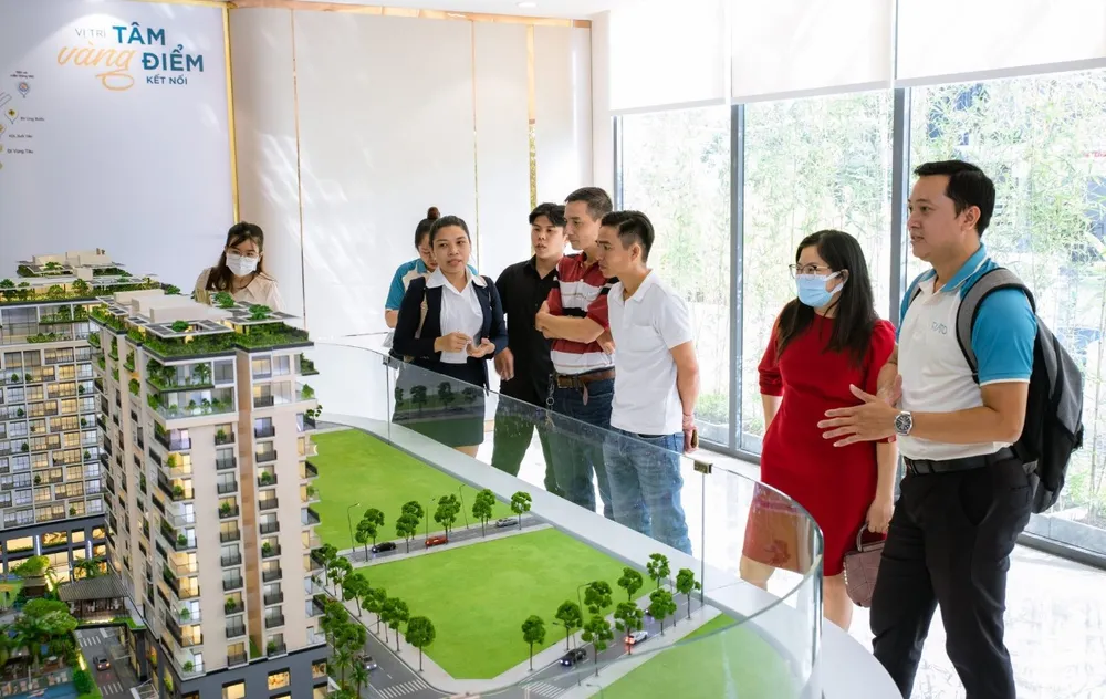 Dự báo sắp tới thị trường bất động sản có dấu hiệu phục hồi tốt. Ảnh: LH Nhiều doanh nghiệp tuyển nhân viên kinh doanh để đón đầu kỳ phục hồi của bất động sản