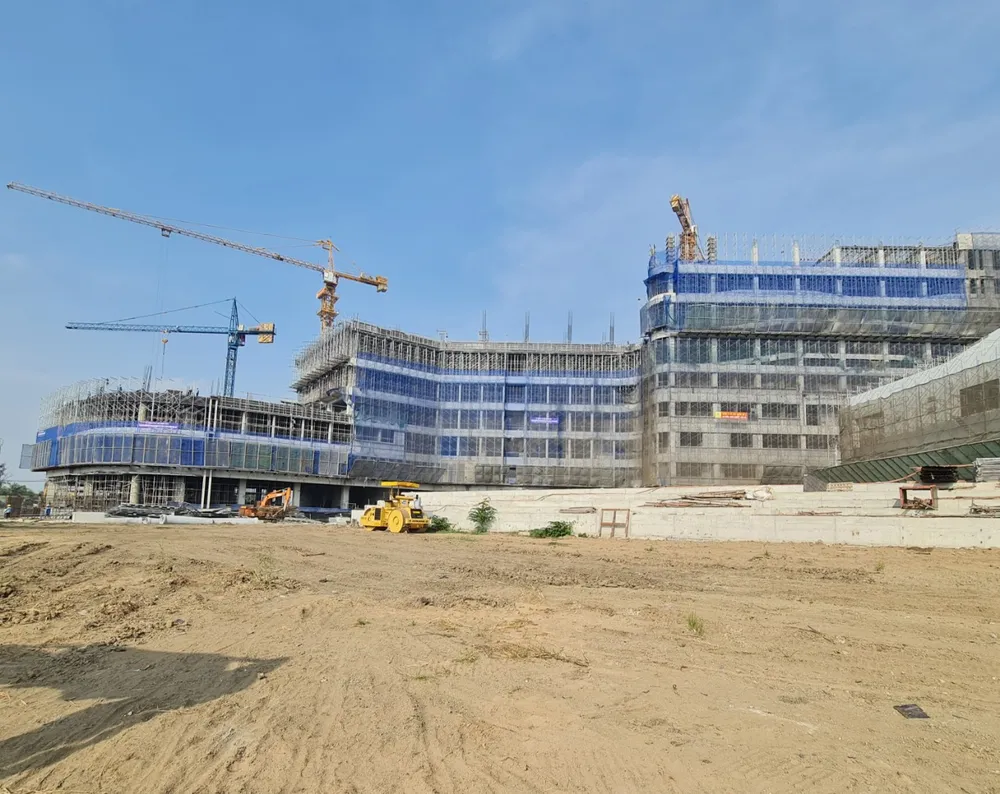 Công trình xây Trường đại học Y khoa Phạm Ngọc Thạch cơ sở 2, huyện Bình Chánh, TP.HCM. Ảnh: NGUYỄN CHÂU cong trinh cay dung pham ngoc thach.jpg