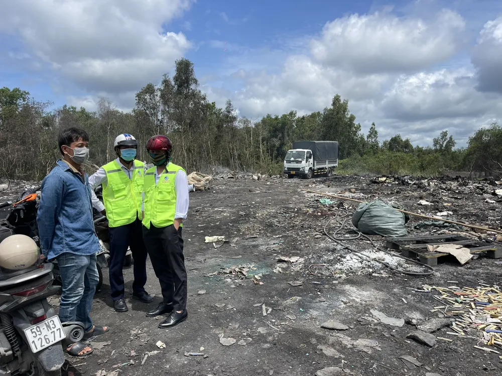 Huyện Bình Chánh bắt nhiều trường hợp xả rác thông qua tổ kiểm tra đặc biệt