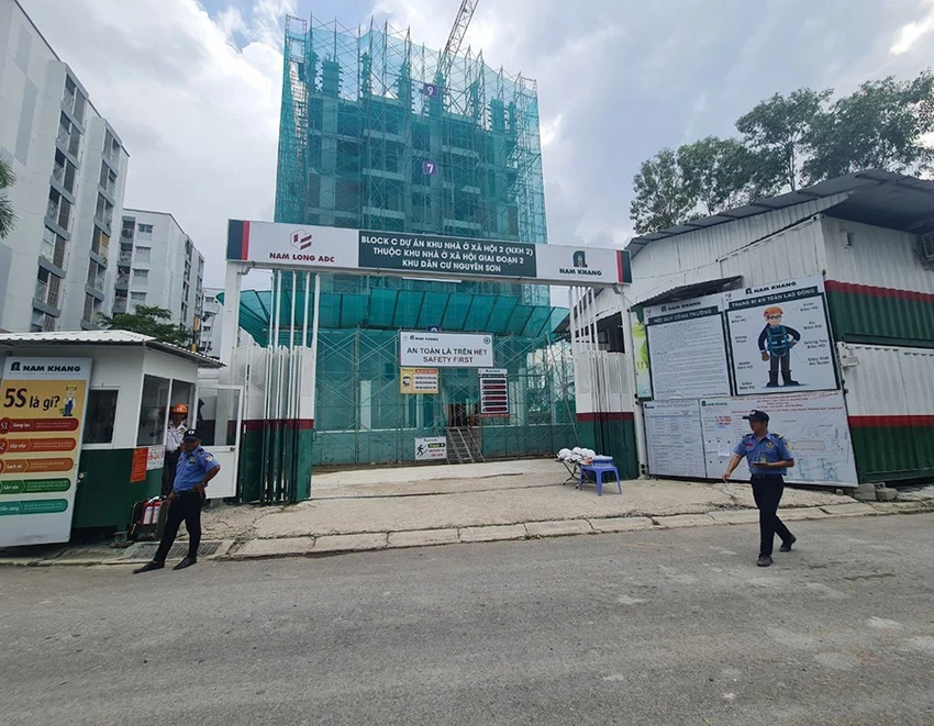TP.HCM hiện có sáu dự án đang thi công. Ảnh: NGUYỄN CHÂU TP.HCM đang xây dựng nhiều nhà ở xã hội